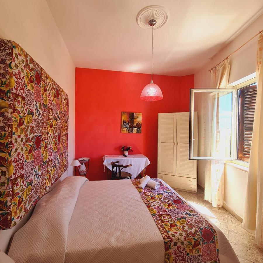 Due Passi Dal Centro Bed & Breakfast Marsala Bilik gambar